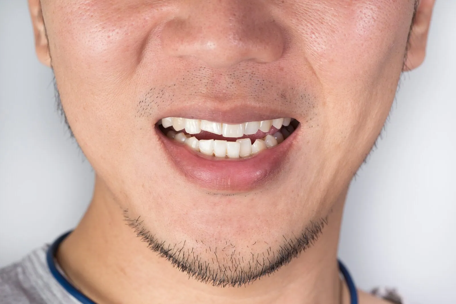 Patient receiving prompt emergency dental treatment